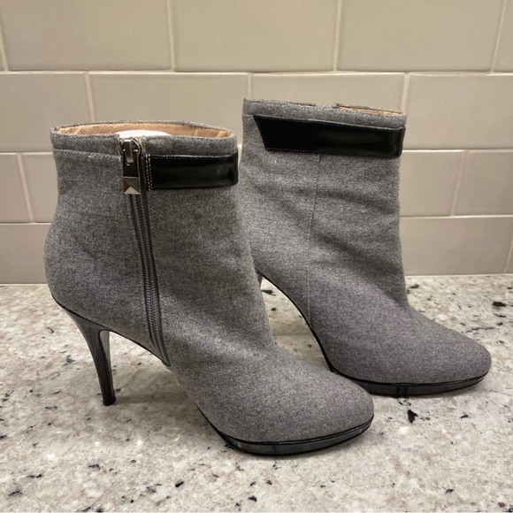 Michael Kors | Lolita Bootie Grey Size 9 - Picture 3 of 11